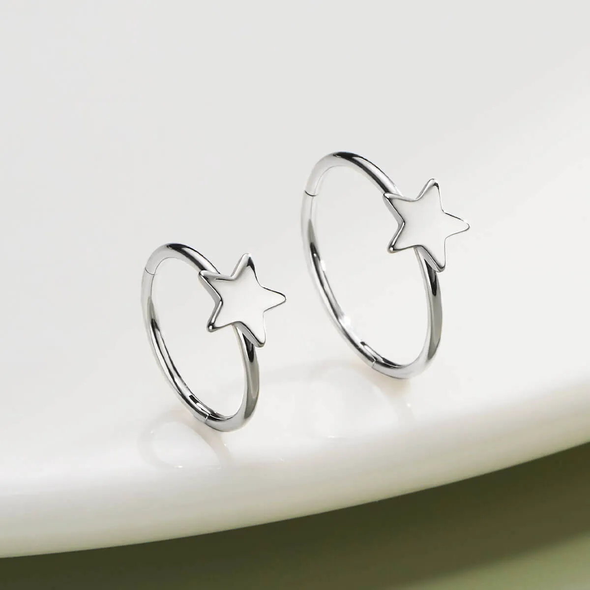 20G Flat Hinged Segment Star Nose Ring