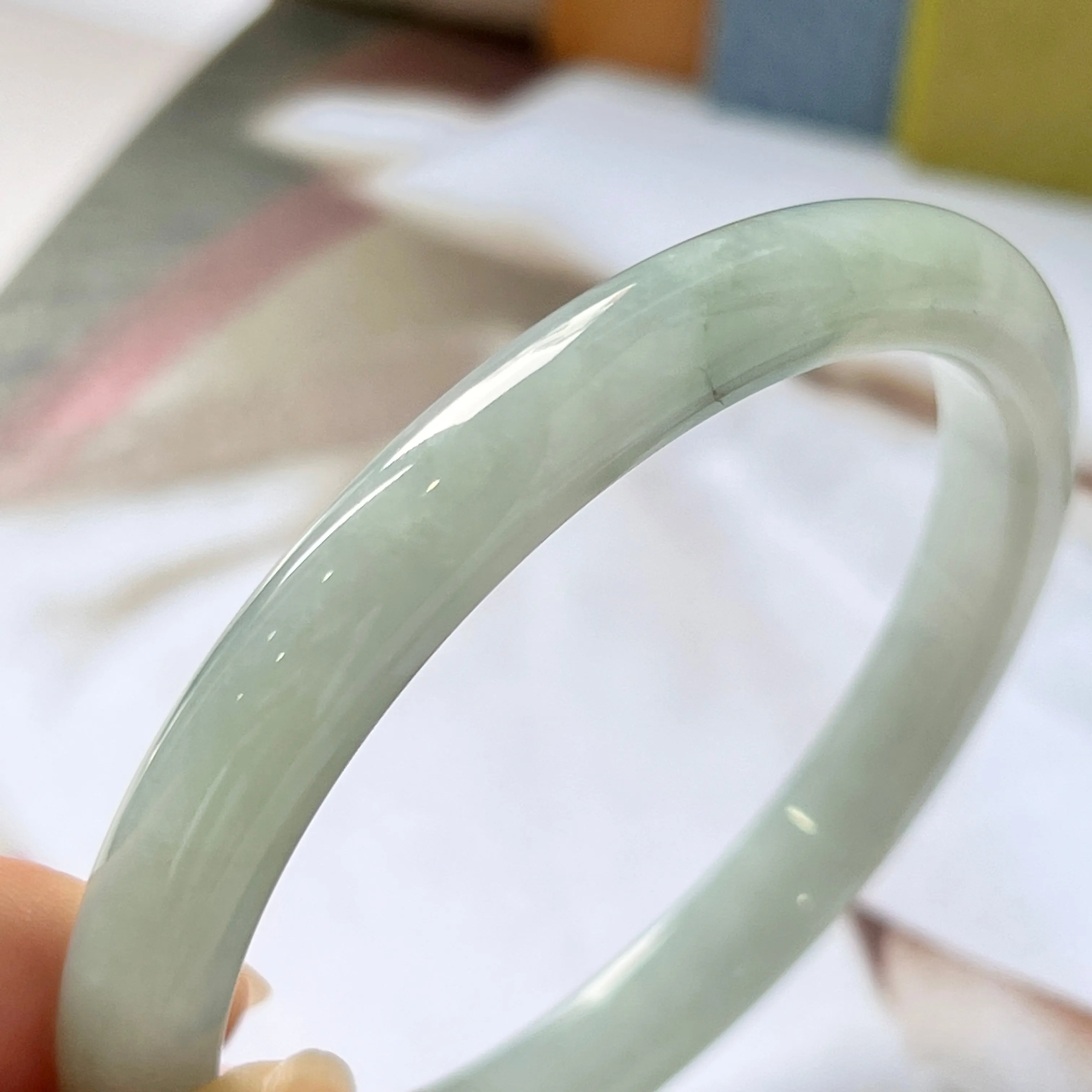 55.3mm A-Grade Natural Light Green Jadeite Modern Round Bangle No.330077