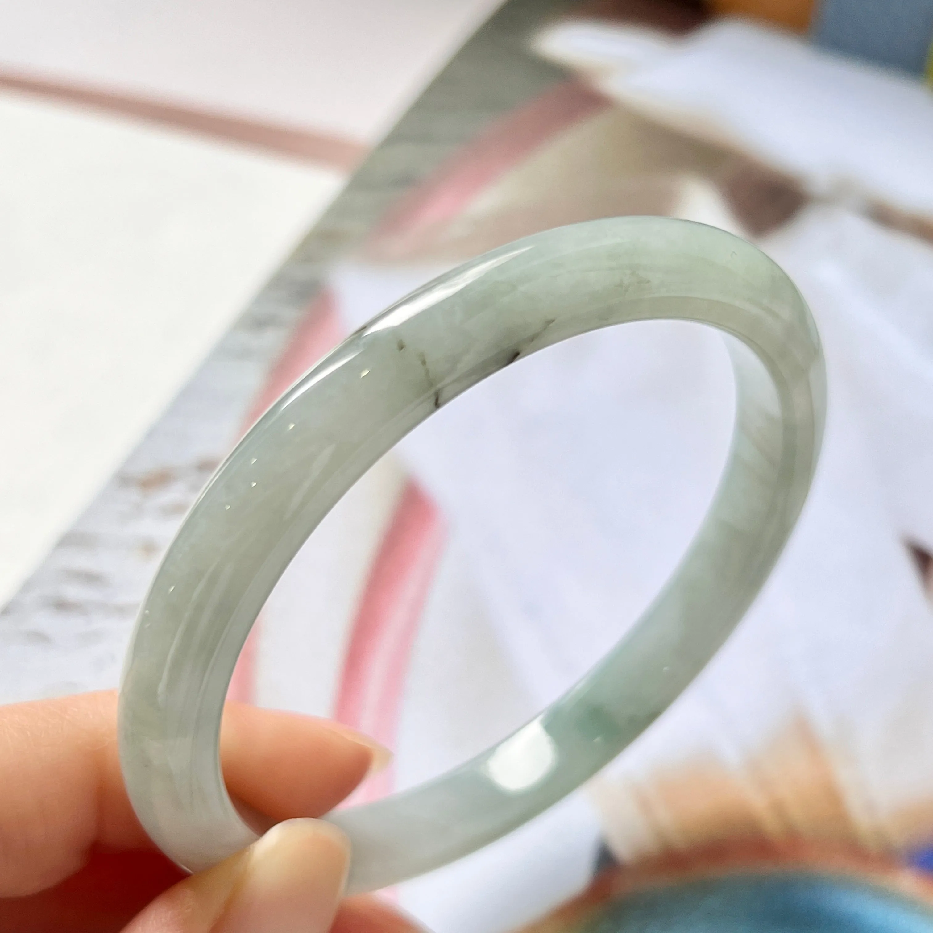 55.3mm A-Grade Natural Light Green Jadeite Modern Round Bangle No.330077