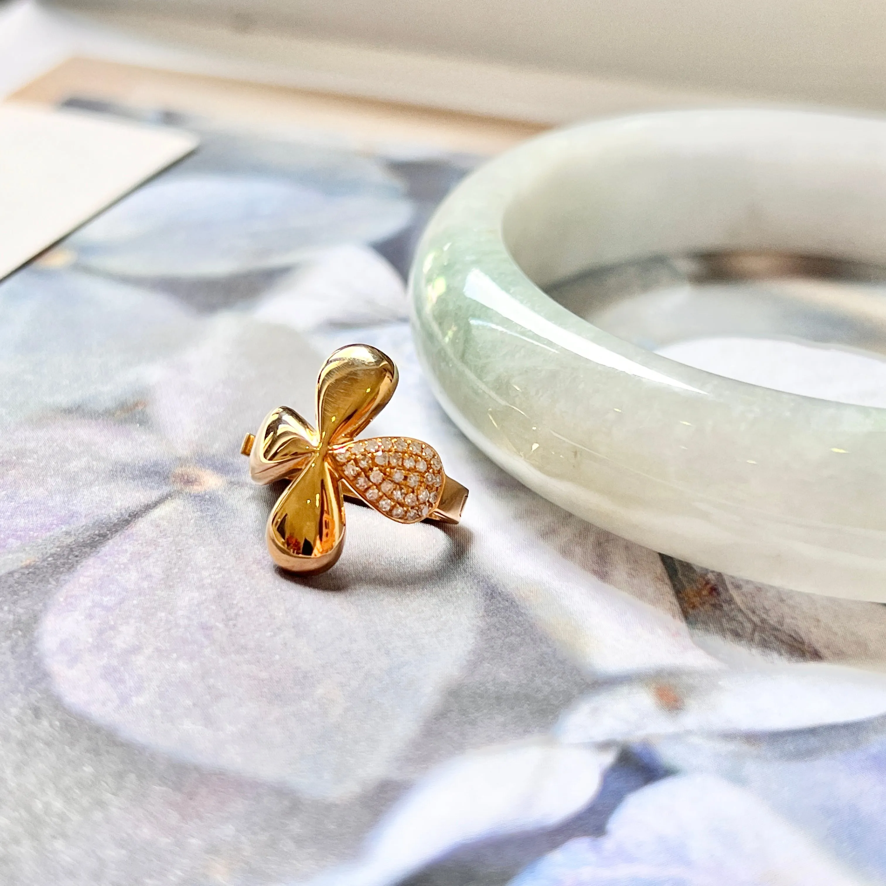 58.4mm A-Grade Natural Lavender Green Jadeite Modern Round Bangle with D.Petals Embellishment No.151965