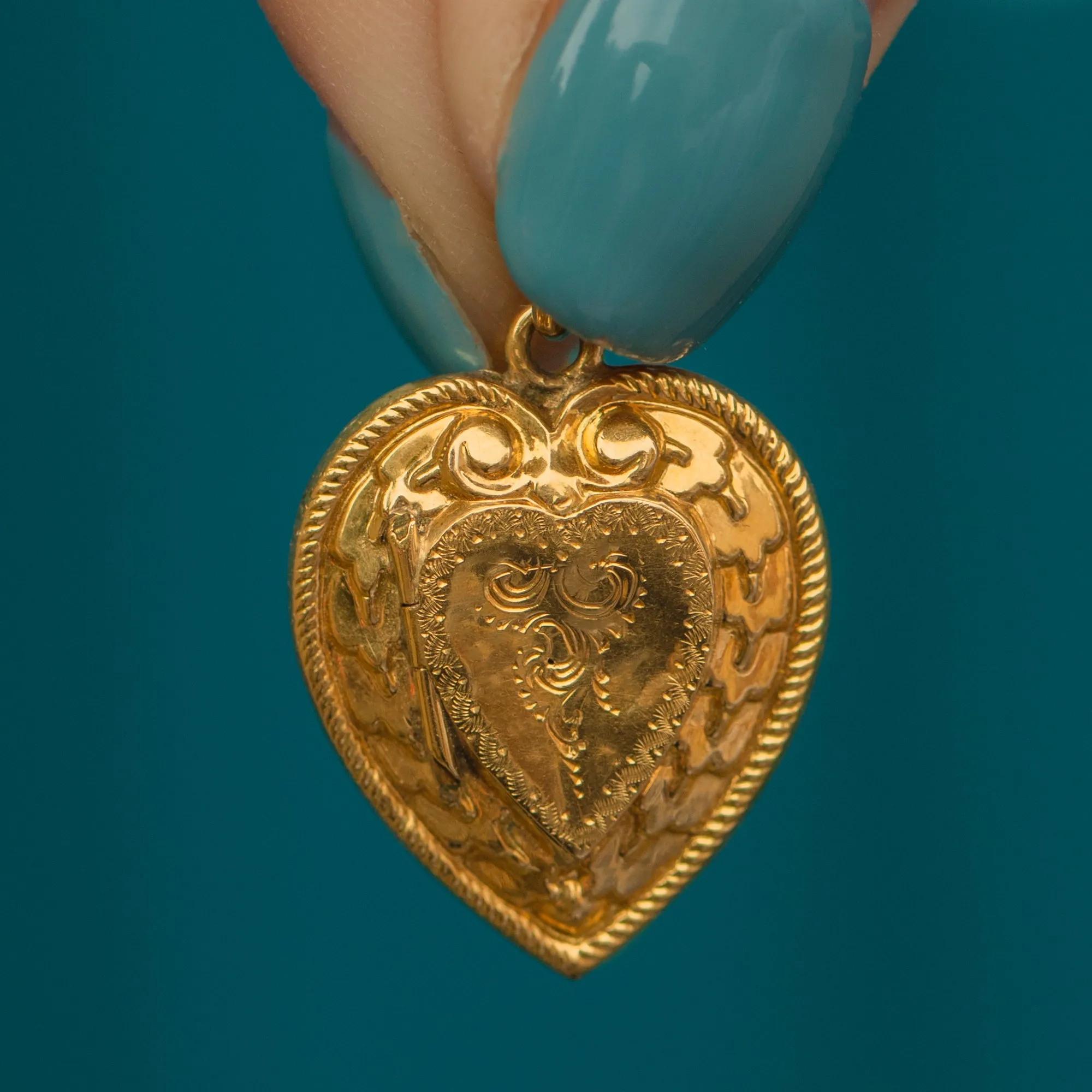 Antique 9ct Gold Engraved Heart Locket, with 18.5" Chain