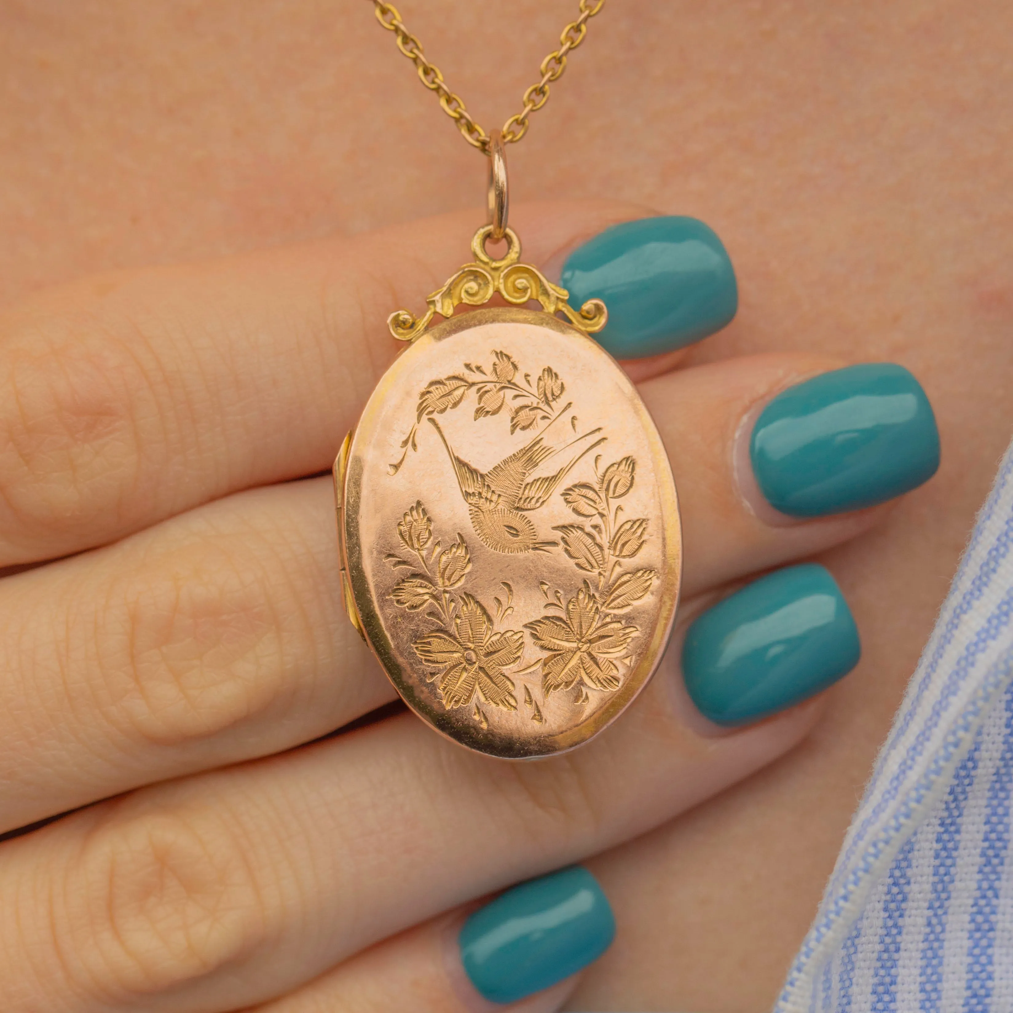 Antique 9ct Gold Engraved Swallow Oval Locket