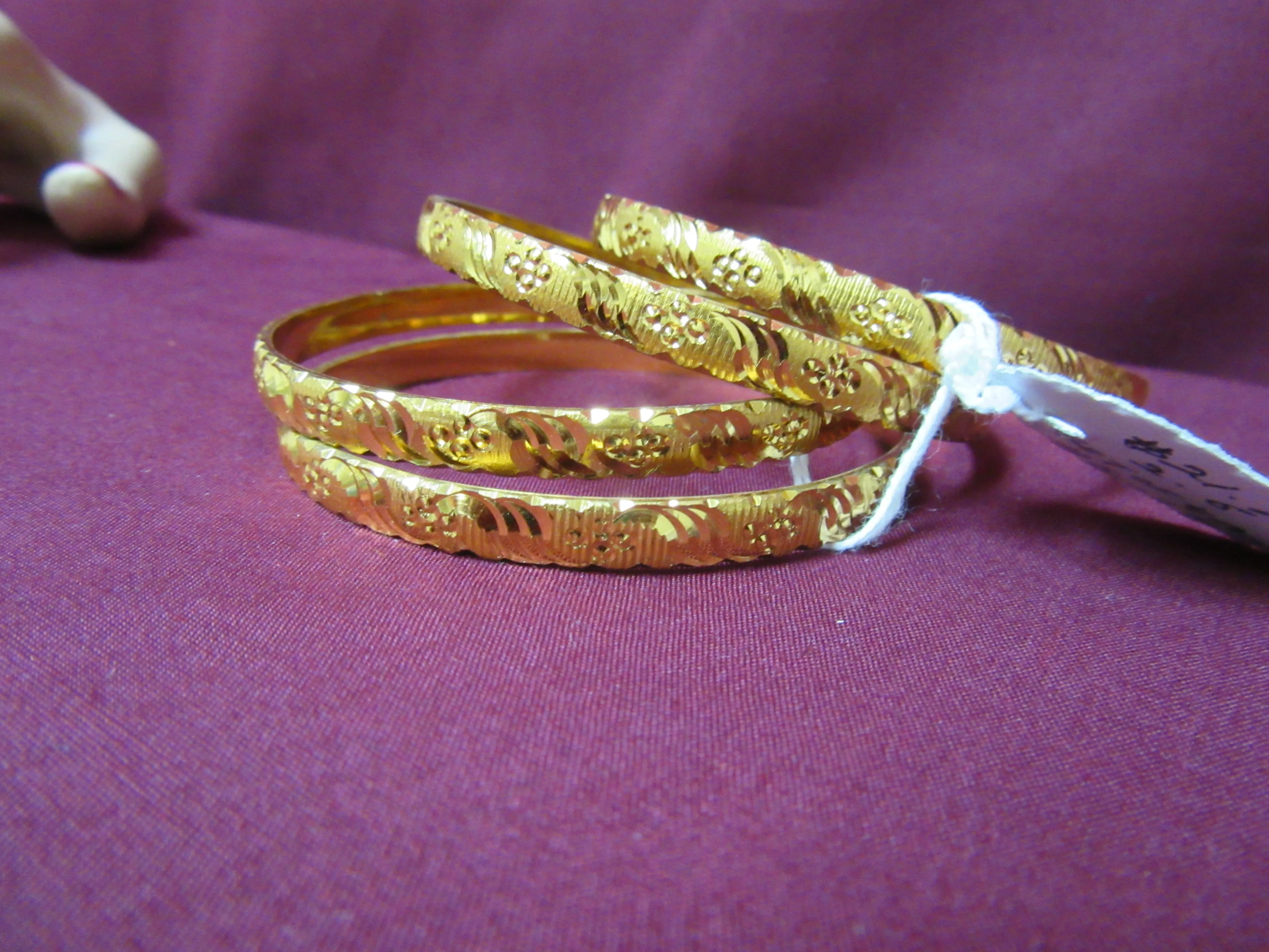 Bangles 6107 Golden Set 4 Pieces 2.6 Size Bangles Shieno