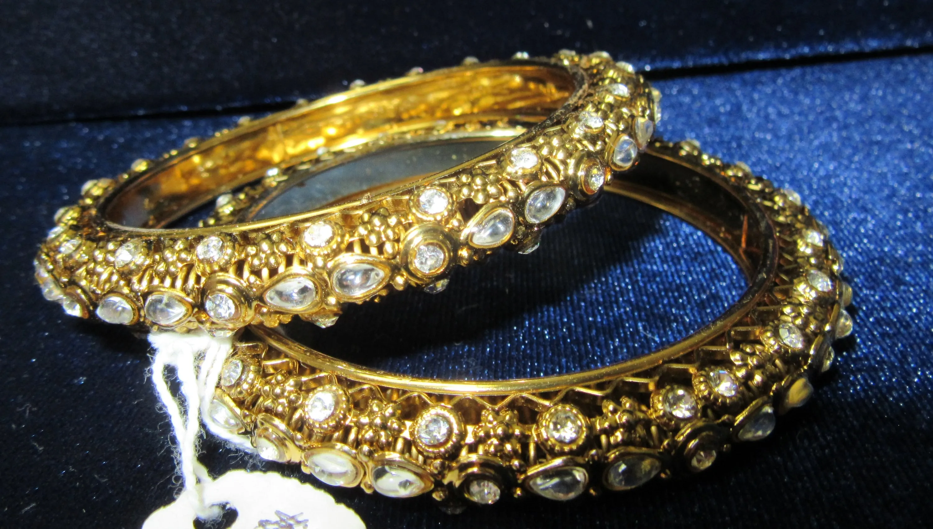 Bangles 8654 Golden Indian Set of Kadra and Bangles