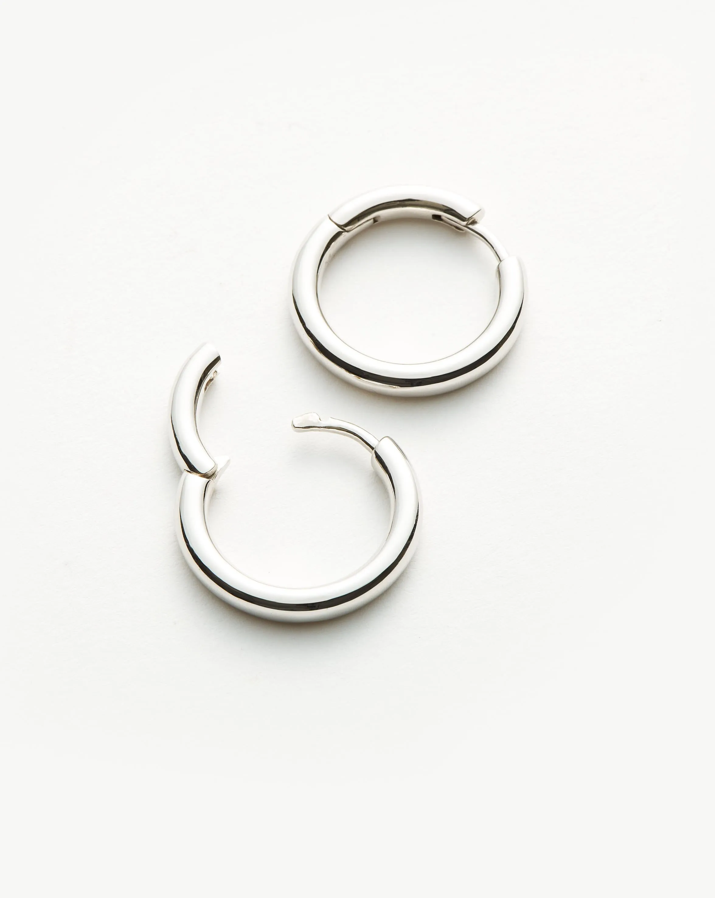 Classic Tunnel Medium Hoop Earrings | Silver Plated