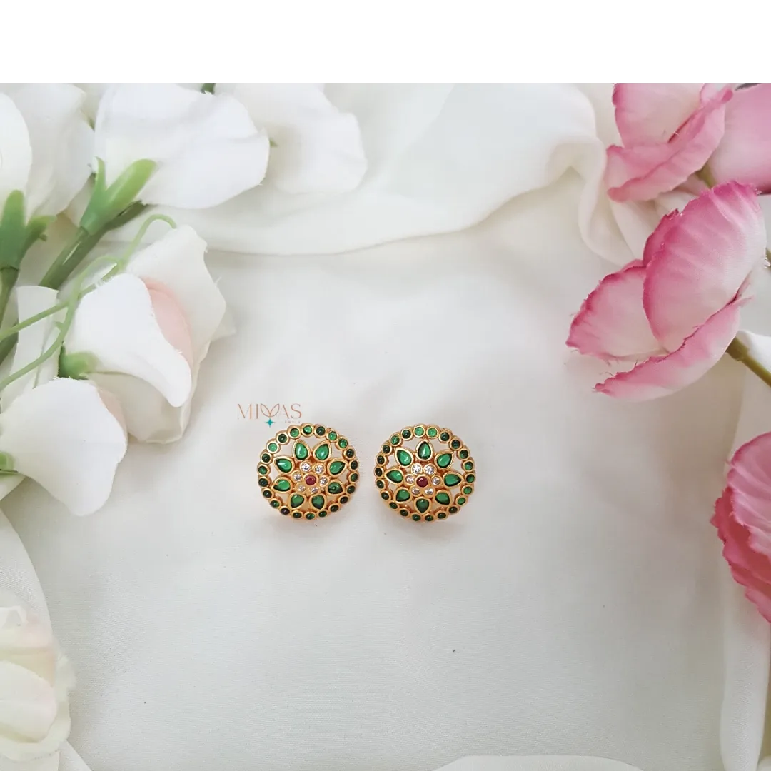 Graceful Floral Look Earring