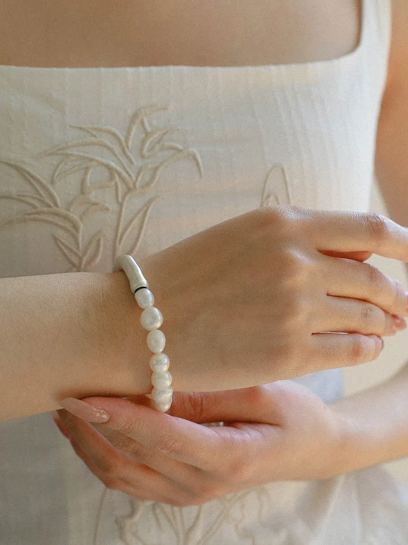 Neutral Chic Bamboo Knot Pearl Bracelet