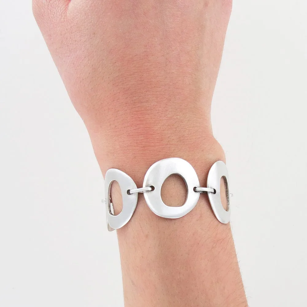 ORGANIC CUT OUT CIRCLE LINK BRACELET