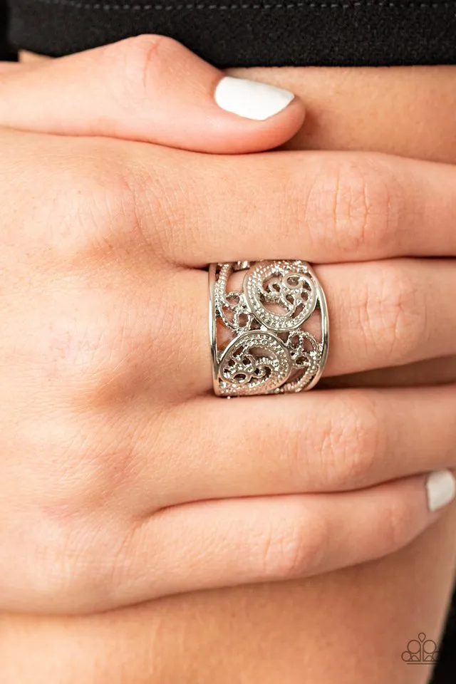 Paparazzi Ring ~ Turning The Tides - Silver