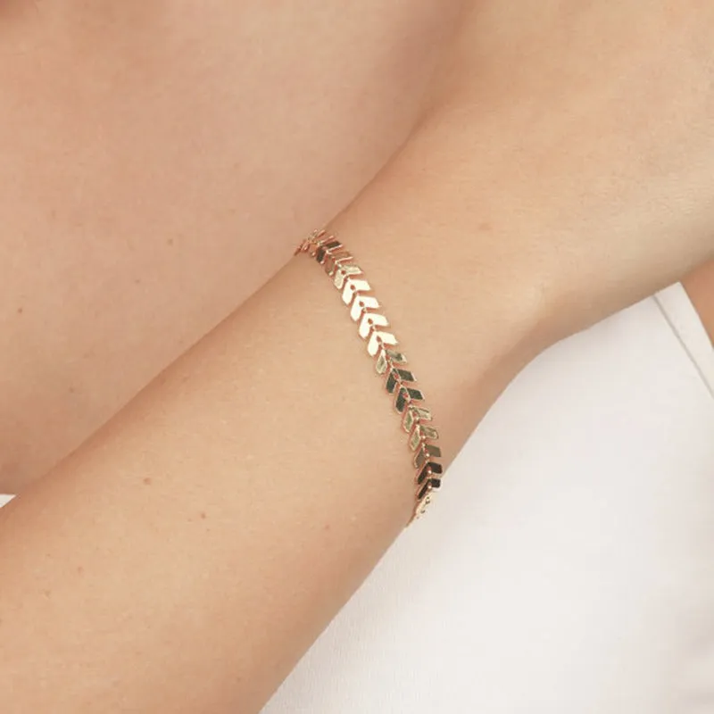 Simple fashion bracelet with golden leaves