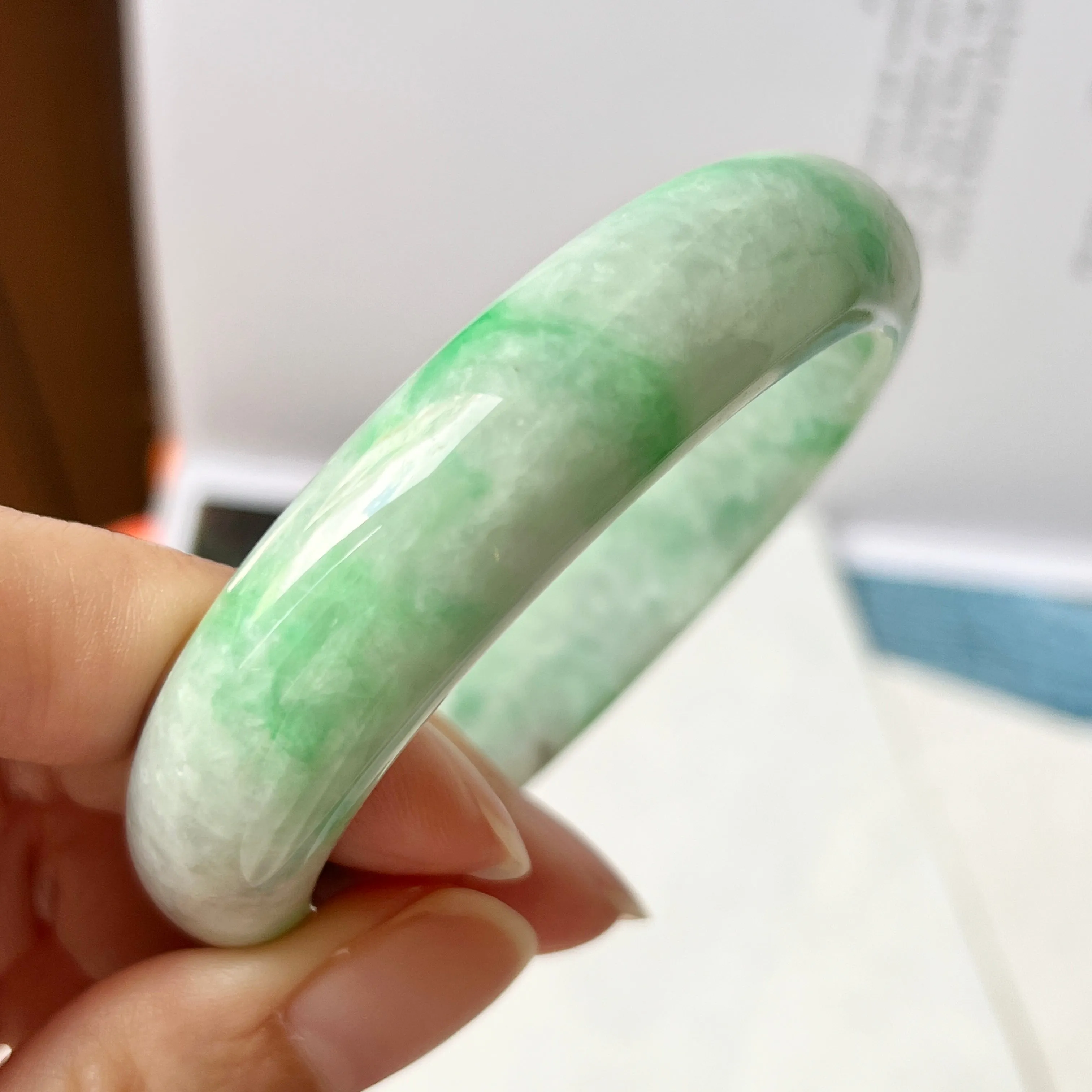 SOLD OUT: 52.4mm A-Grade Natural Moss On Snow Jadeite Modern Round Bangle No.151752