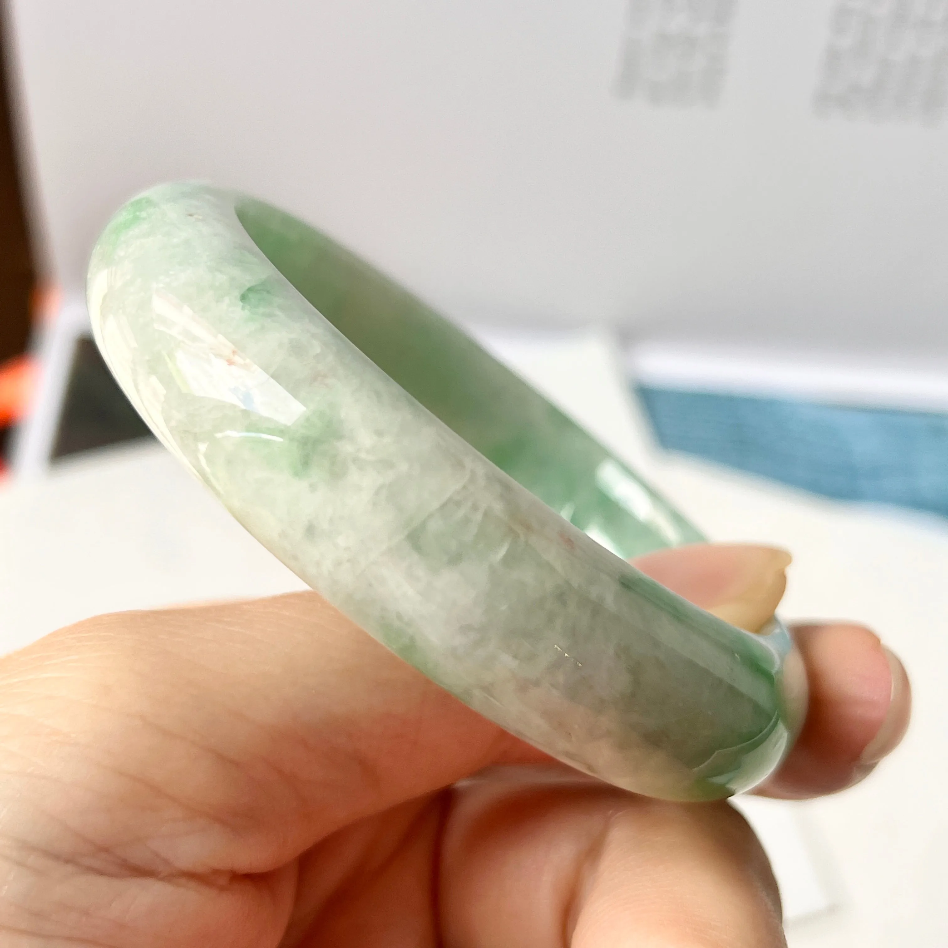 SOLD OUT: 52.4mm A-Grade Natural Moss On Snow Jadeite Modern Round Bangle No.151752