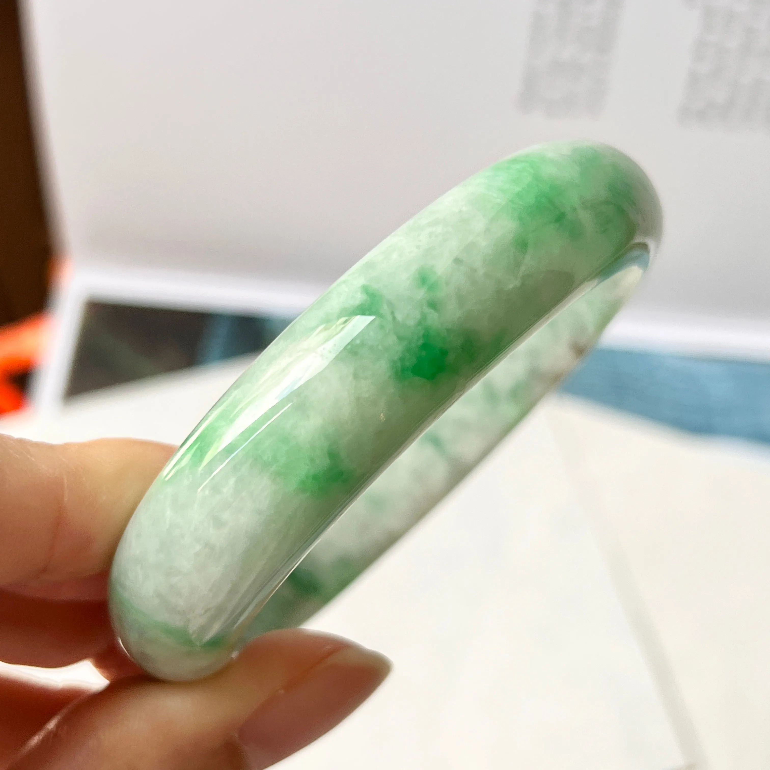 SOLD OUT: 52.4mm A-Grade Natural Moss On Snow Jadeite Modern Round Bangle No.151752