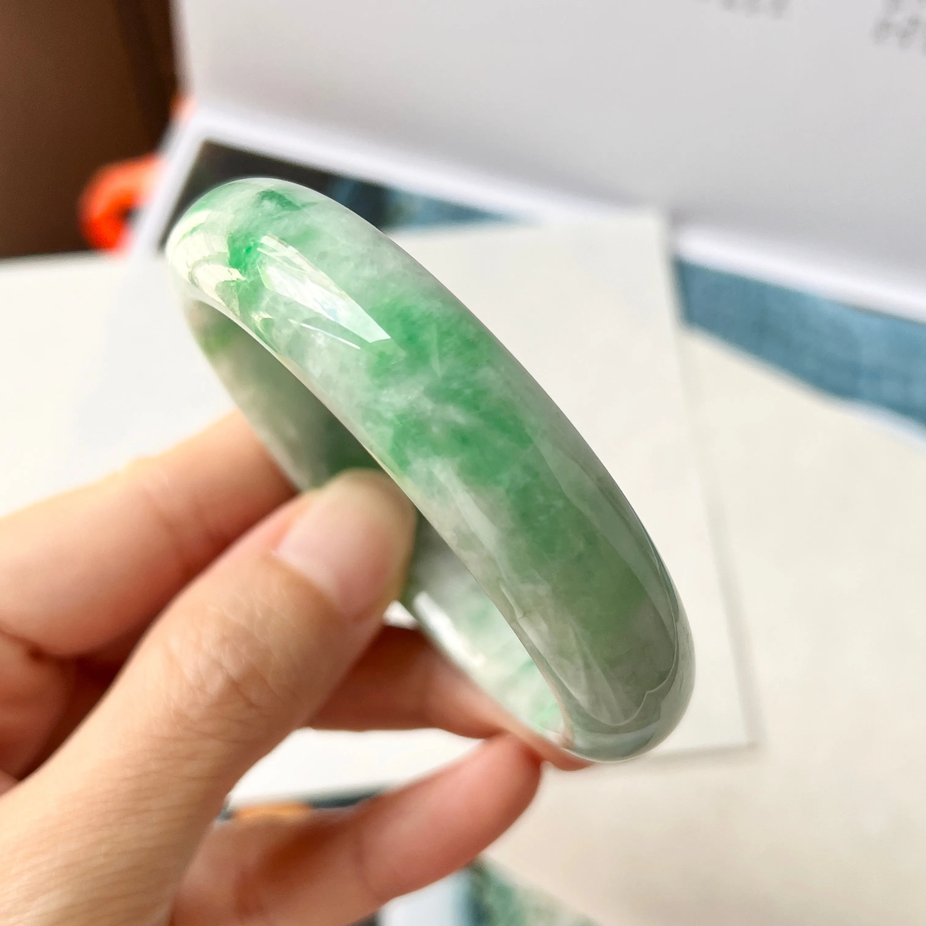 SOLD OUT: 52.4mm A-Grade Natural Moss On Snow Jadeite Modern Round Bangle No.151752