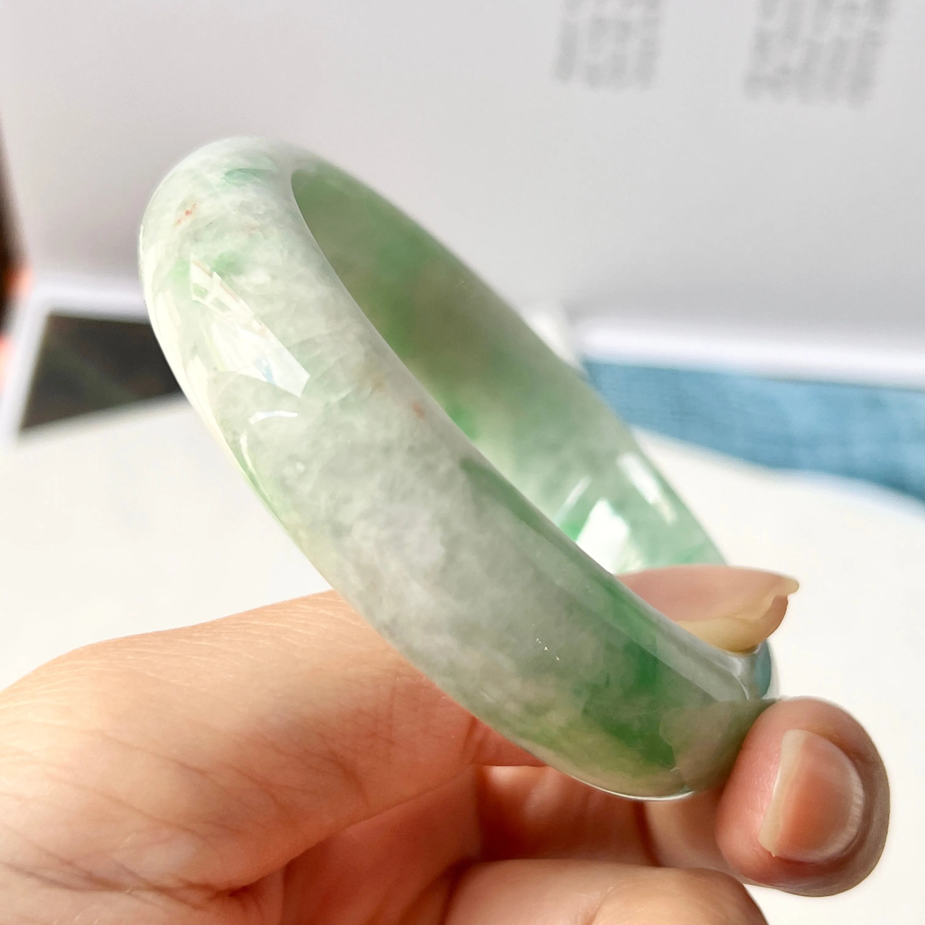 SOLD OUT: 52.4mm A-Grade Natural Moss On Snow Jadeite Modern Round Bangle No.151752