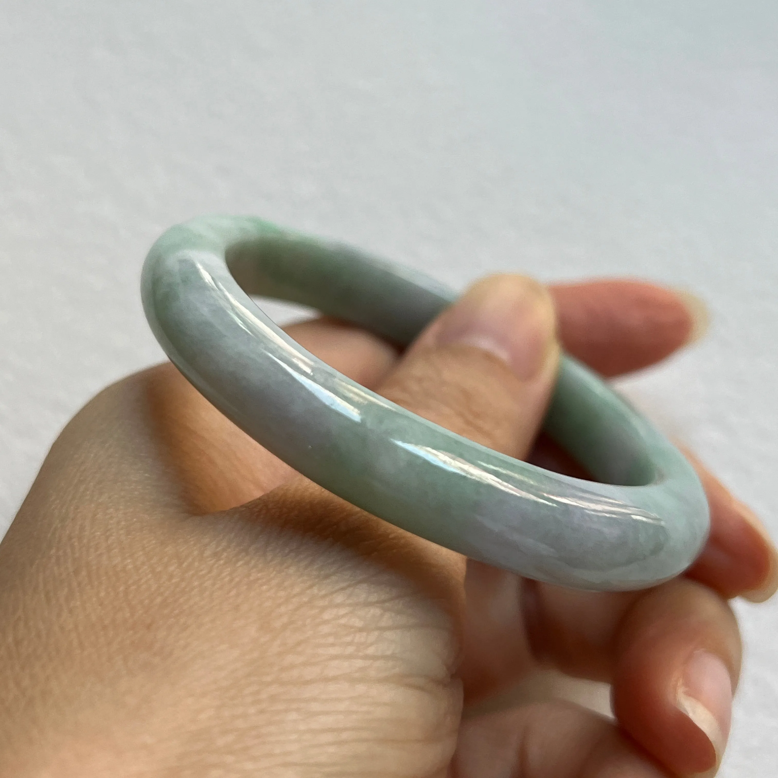 SOLD OUT: 53.2mm A-Grade Natural Lavender Green Jadeite Modern Oval Bangle No. 152025