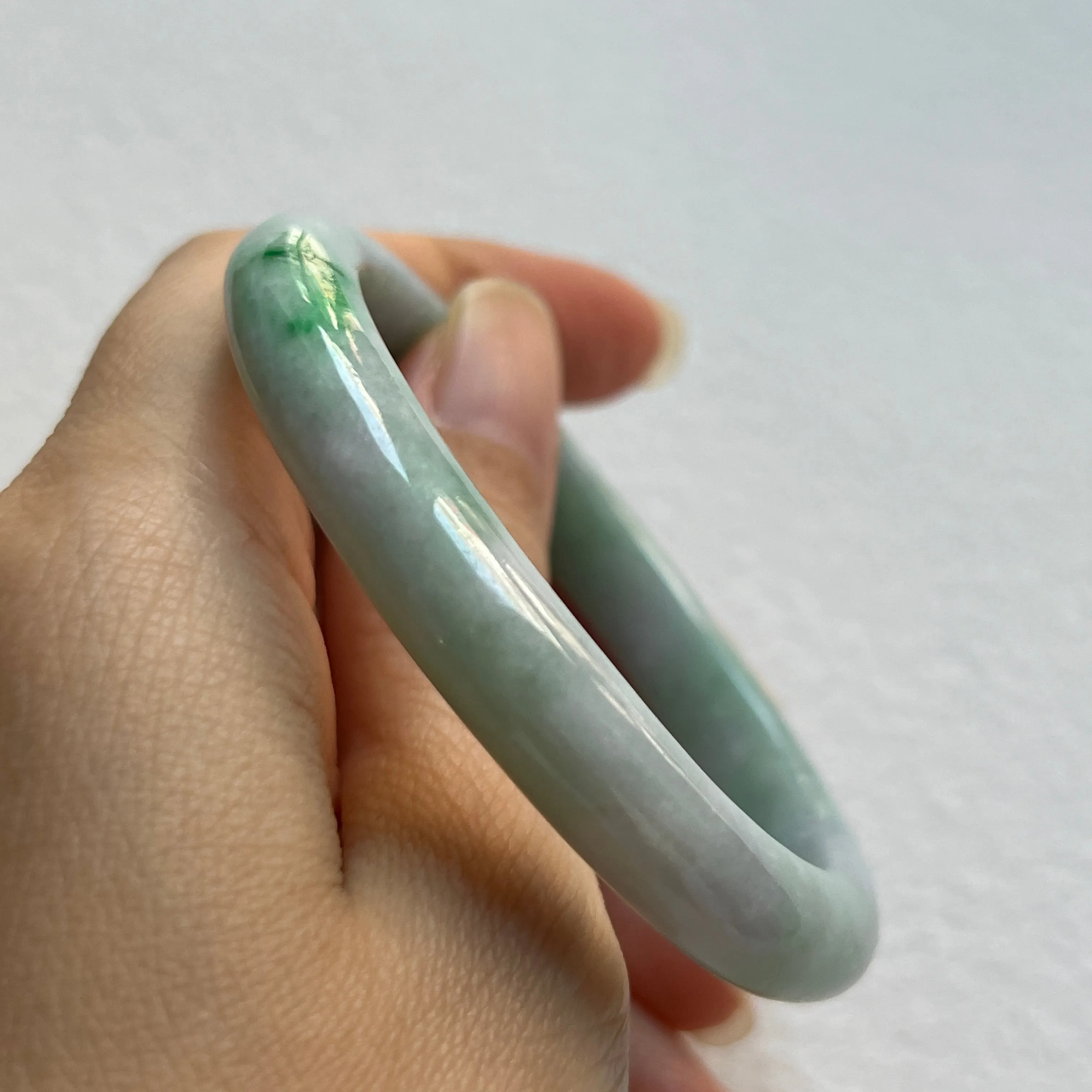 SOLD OUT: 53.2mm A-Grade Natural Lavender Green Jadeite Modern Oval Bangle No. 152025