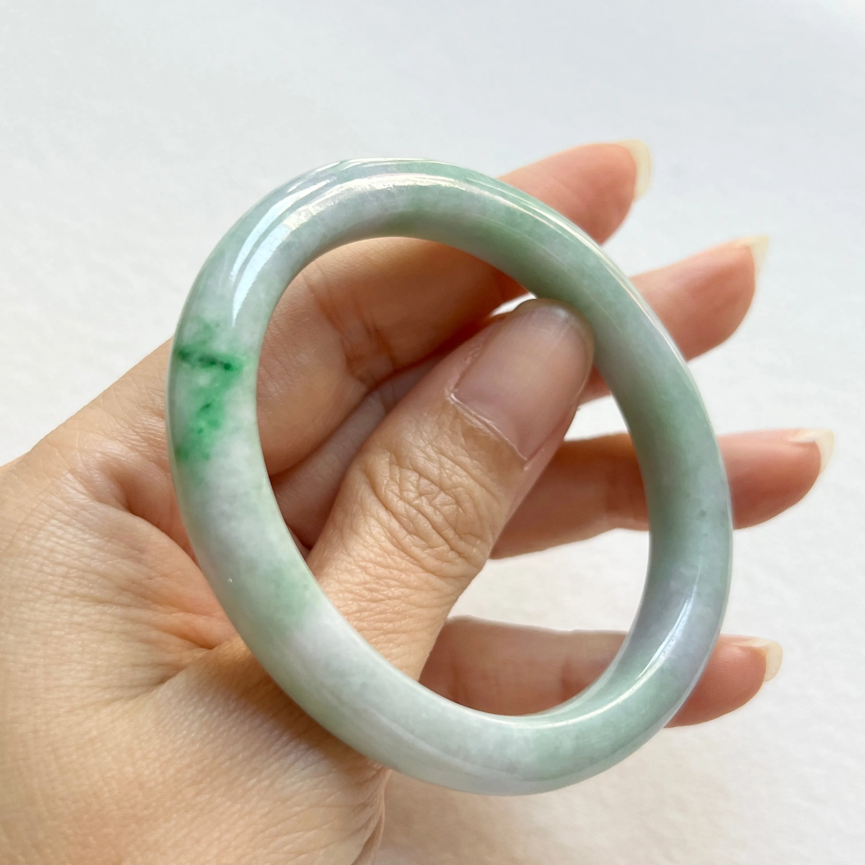 SOLD OUT: 53.2mm A-Grade Natural Lavender Green Jadeite Modern Oval Bangle No. 152025