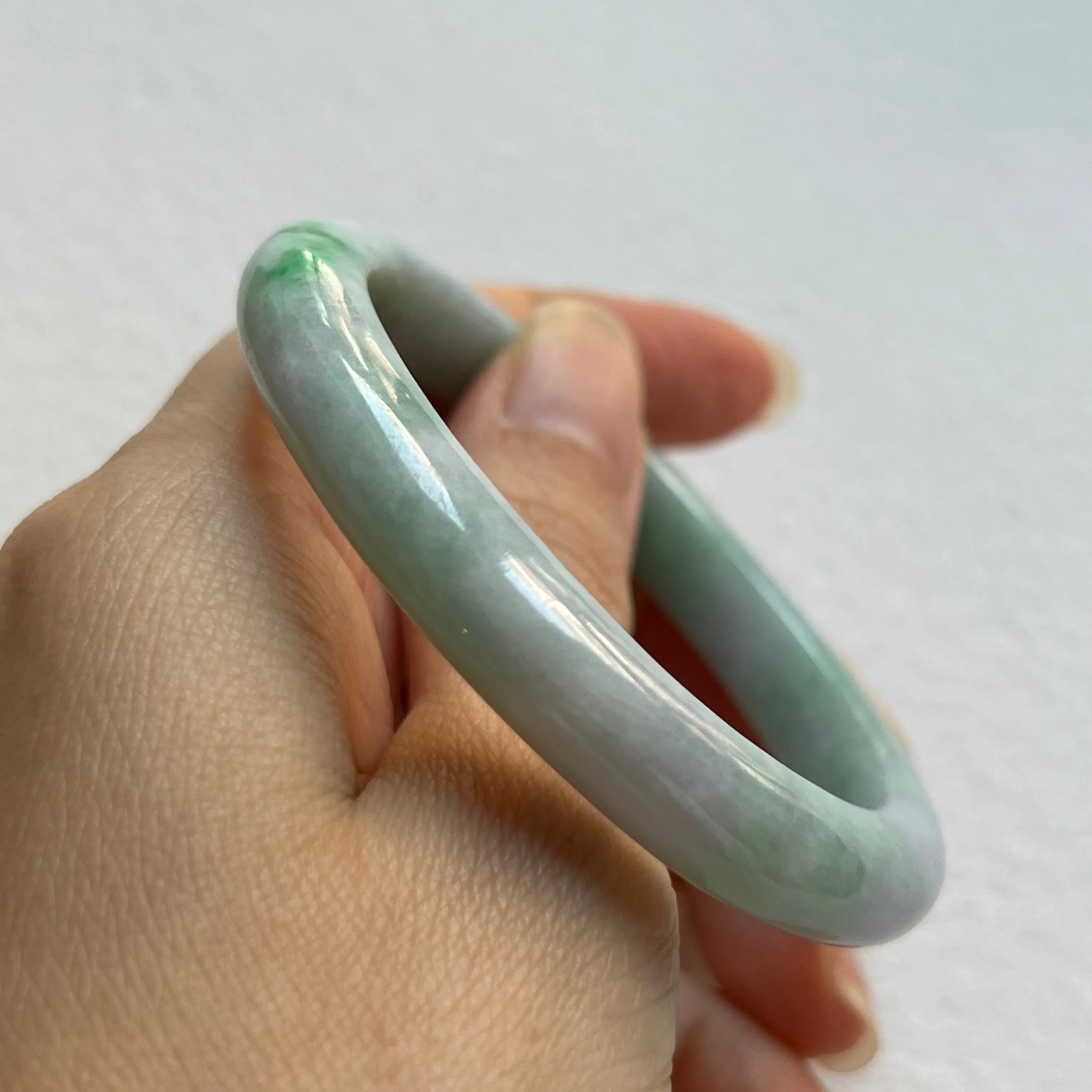 SOLD OUT: 53.2mm A-Grade Natural Lavender Green Jadeite Modern Oval Bangle No. 152025