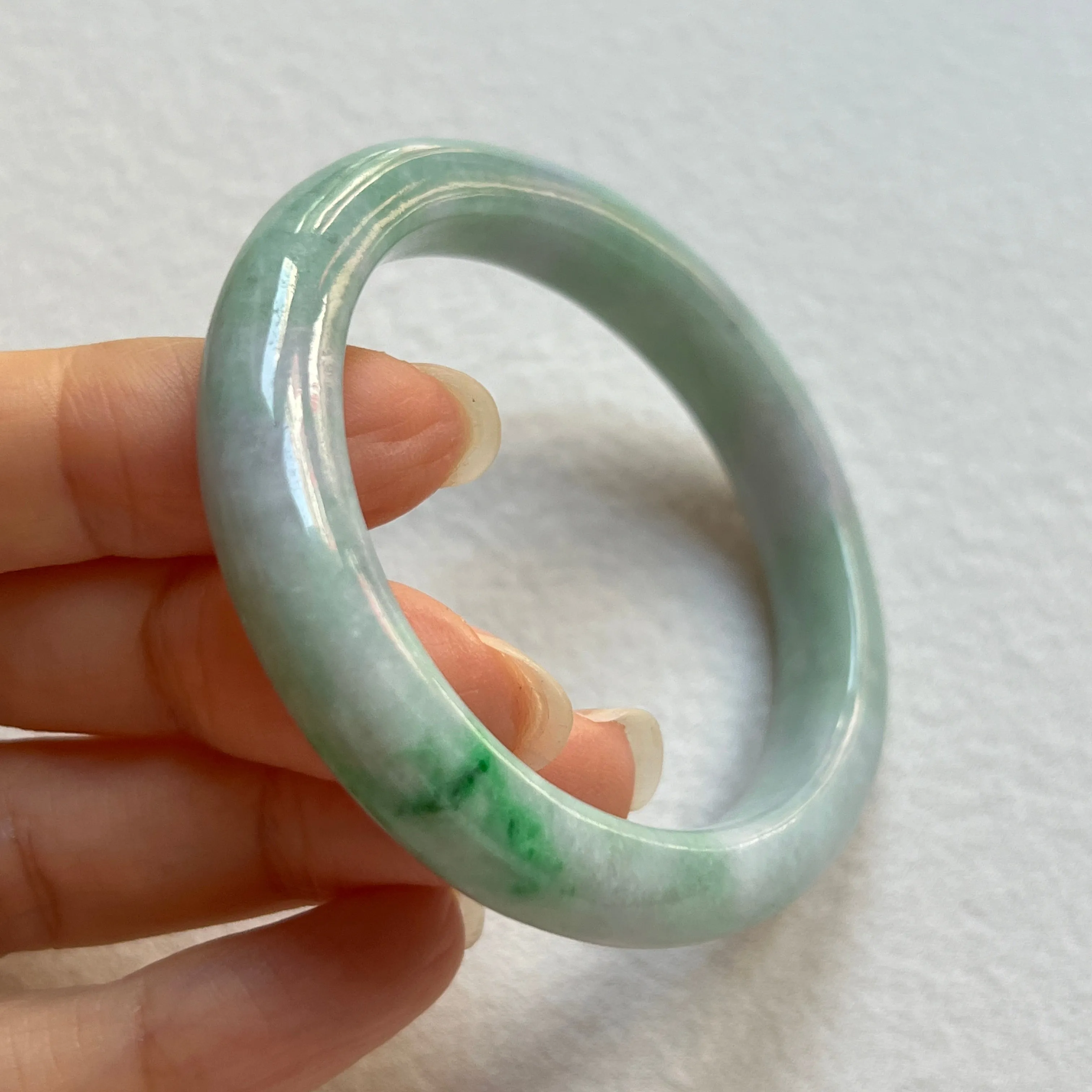 SOLD OUT: 53.2mm A-Grade Natural Lavender Green Jadeite Modern Oval Bangle No. 152025