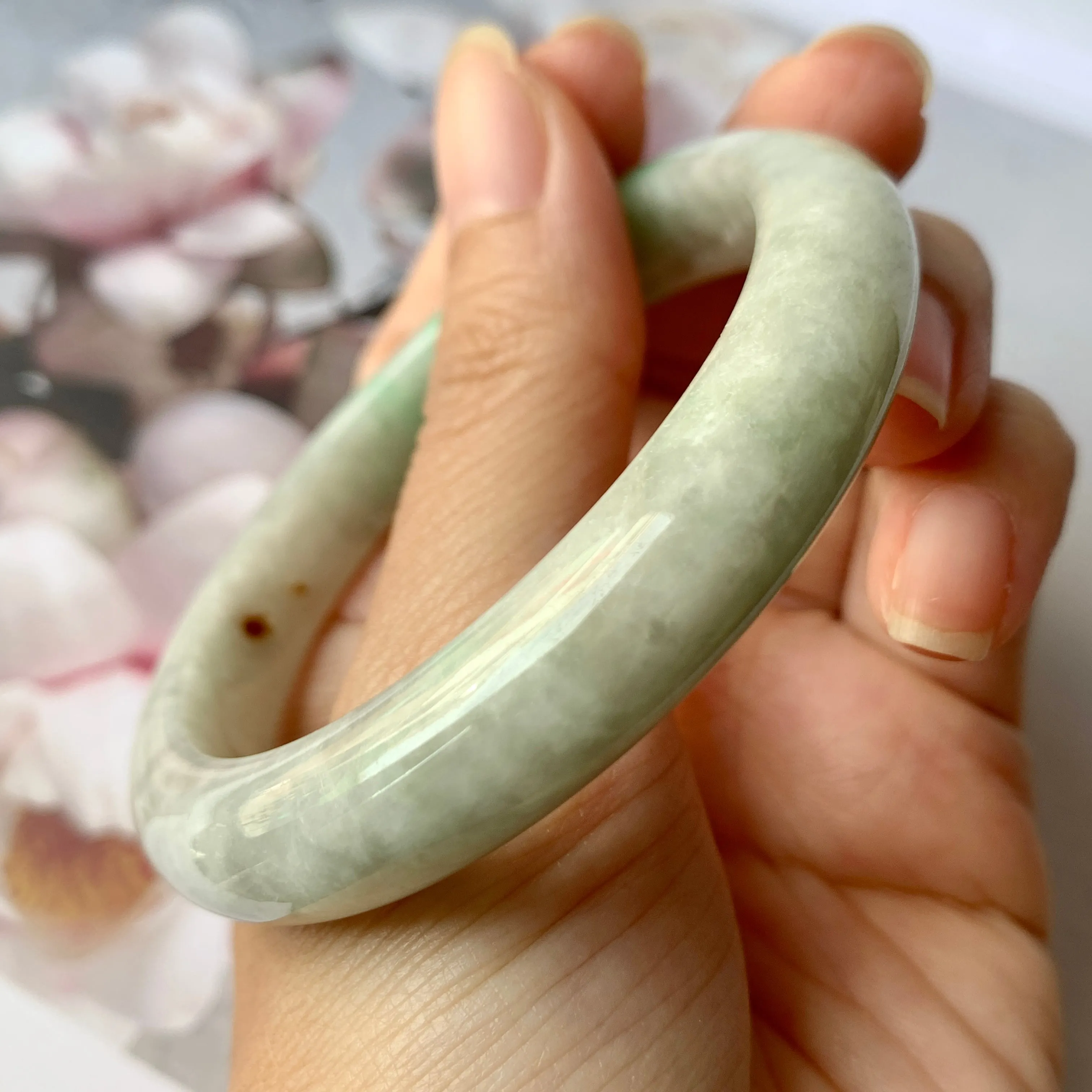 SOLD OUT: 54.1mm A-Grade Natural Moss On Snow Jadeite Modern Round Bangle No.151789