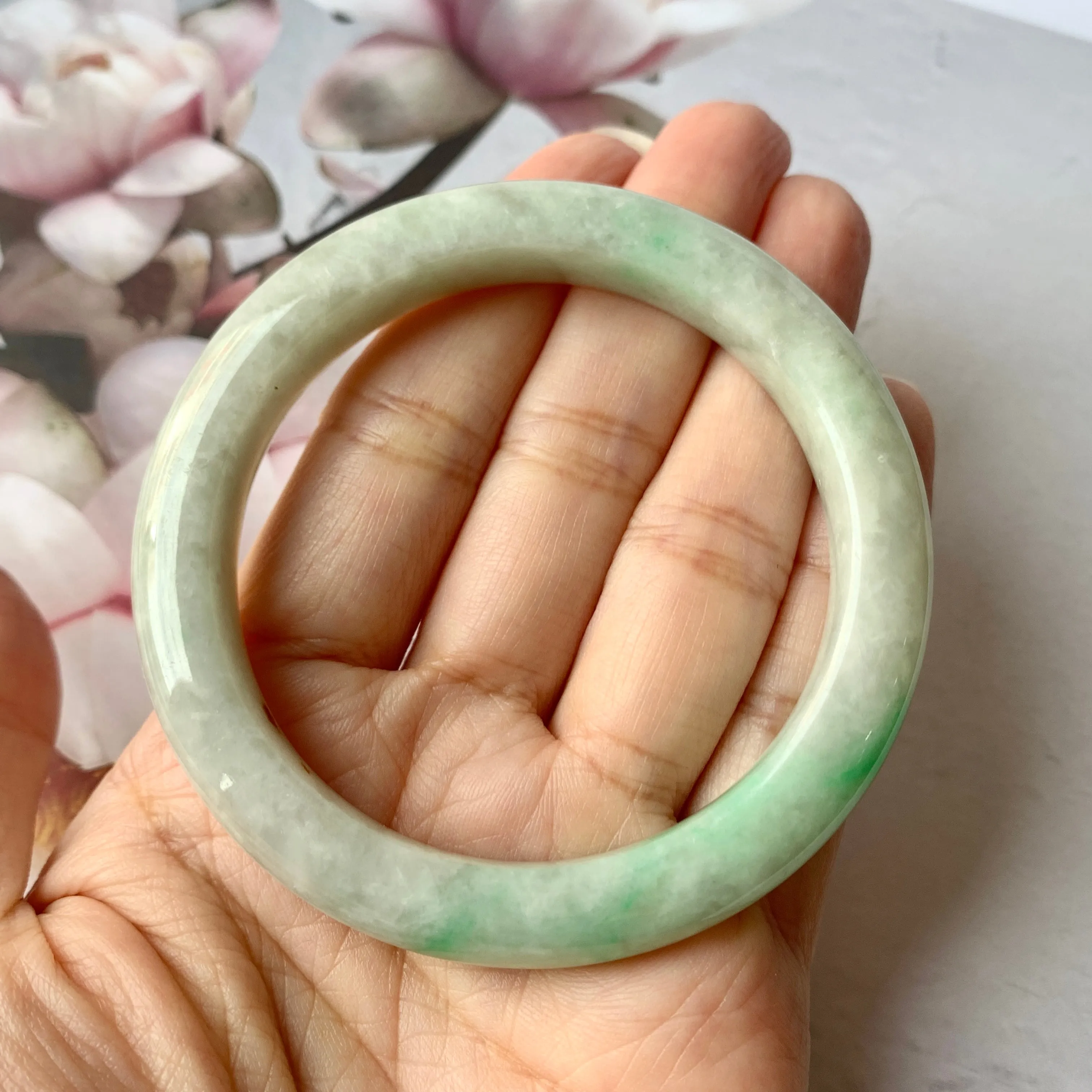 SOLD OUT: 54.1mm A-Grade Natural Moss On Snow Jadeite Modern Round Bangle No.151789