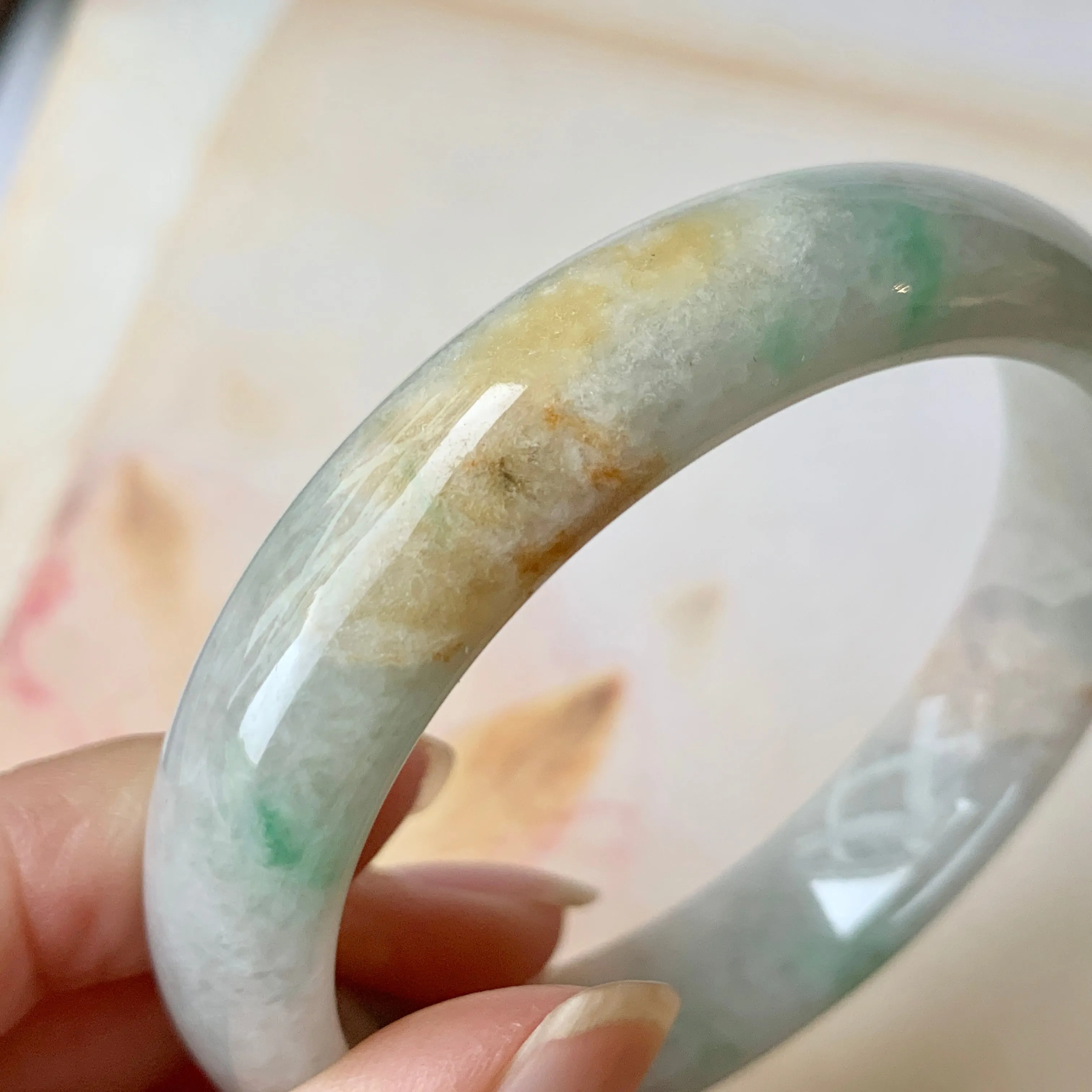 SOLD OUT: 54.5mm A-Grade Natural Tri-Colour Jadeite Modern Round Bangle No.151920