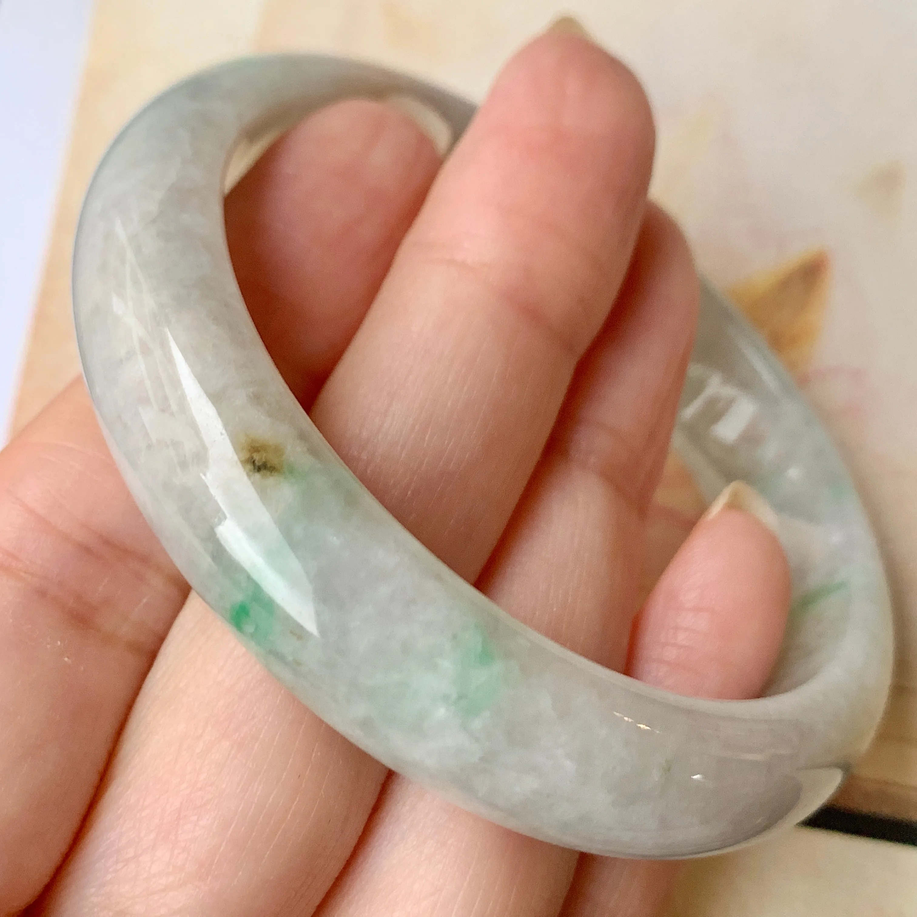 SOLD OUT: 54.5mm A-Grade Natural Tri-Colour Jadeite Modern Round Bangle No.151920