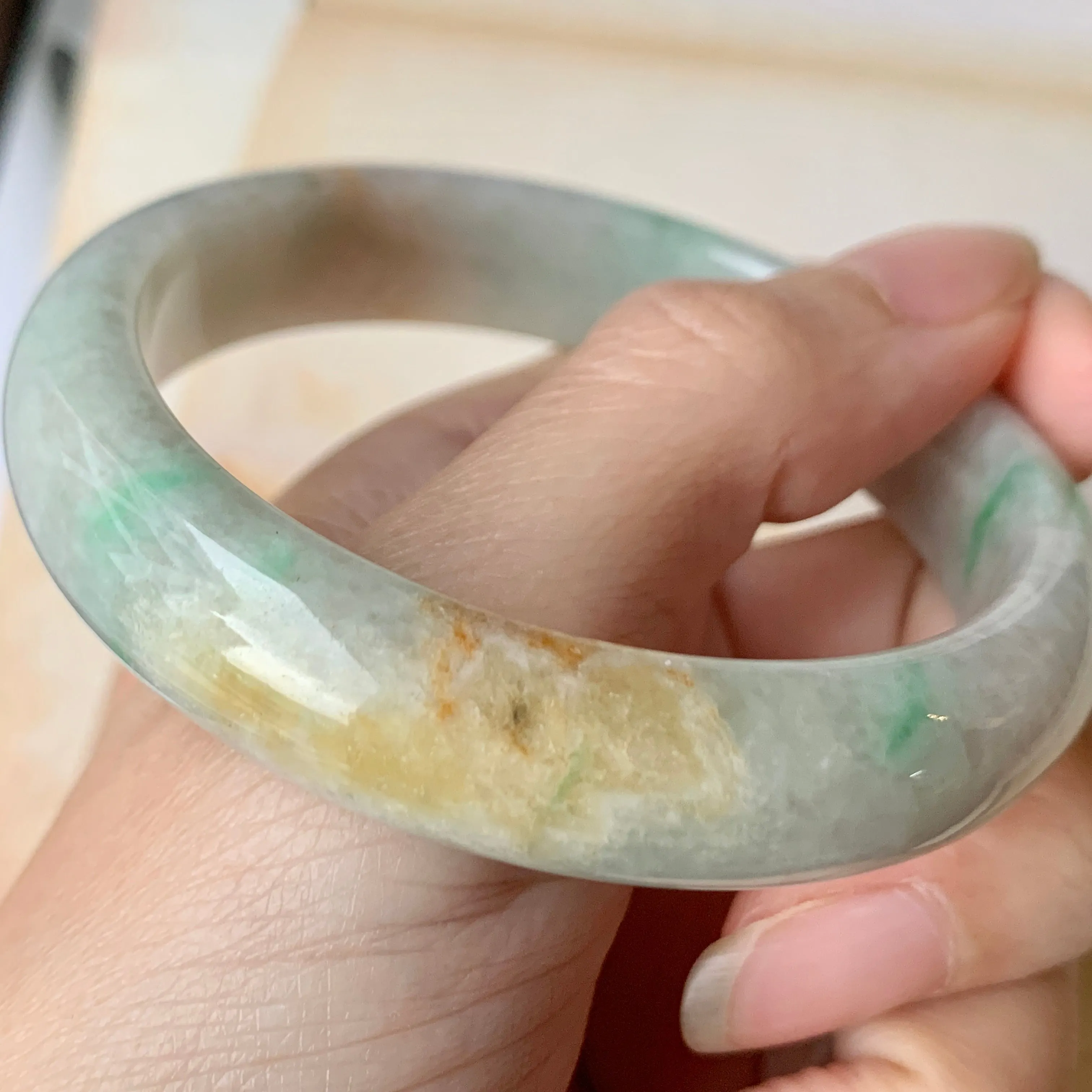 SOLD OUT: 54.5mm A-Grade Natural Tri-Colour Jadeite Modern Round Bangle No.151920