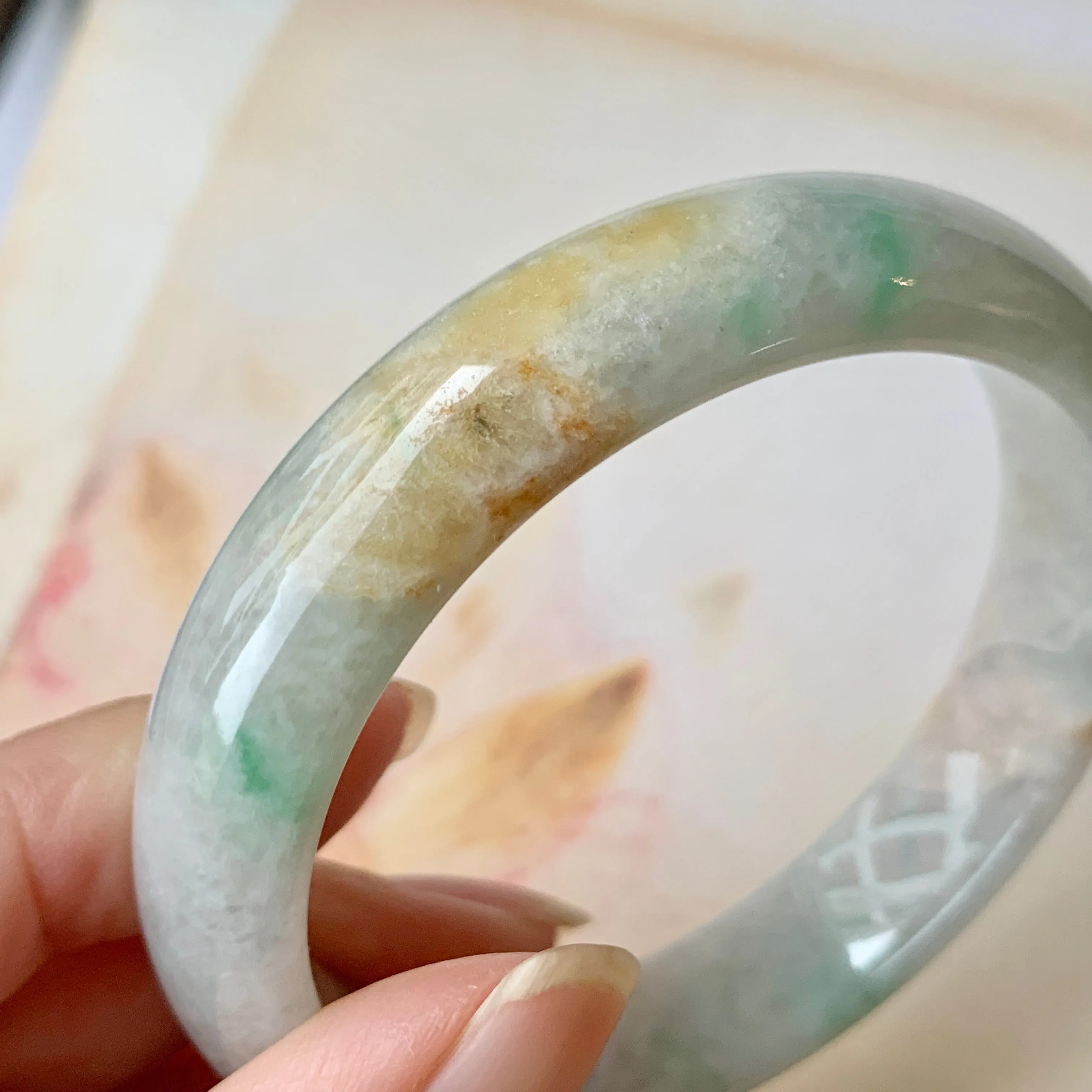 SOLD OUT: 54.5mm A-Grade Natural Tri-Colour Jadeite Modern Round Bangle No.151920