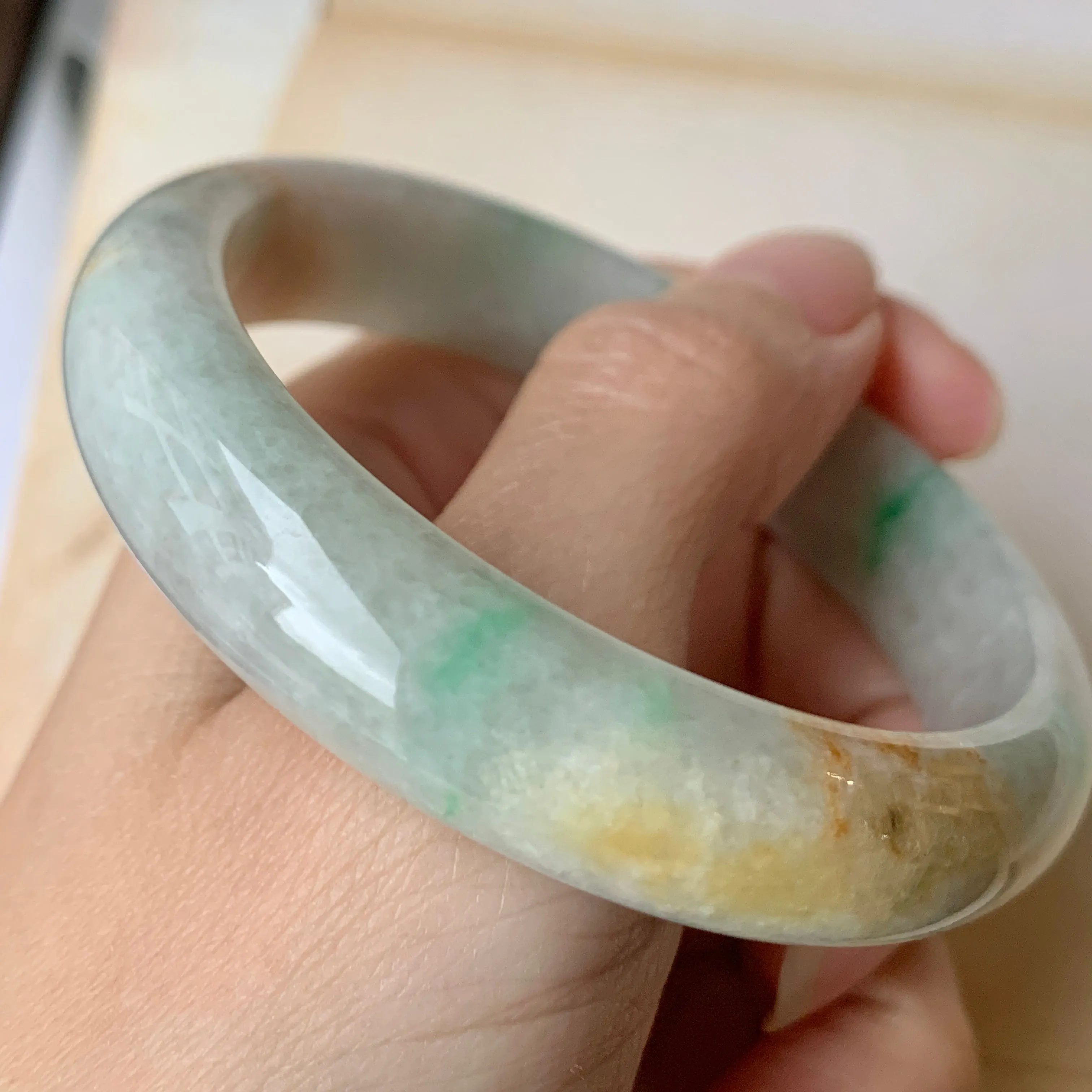 SOLD OUT: 54.5mm A-Grade Natural Tri-Colour Jadeite Modern Round Bangle No.151920