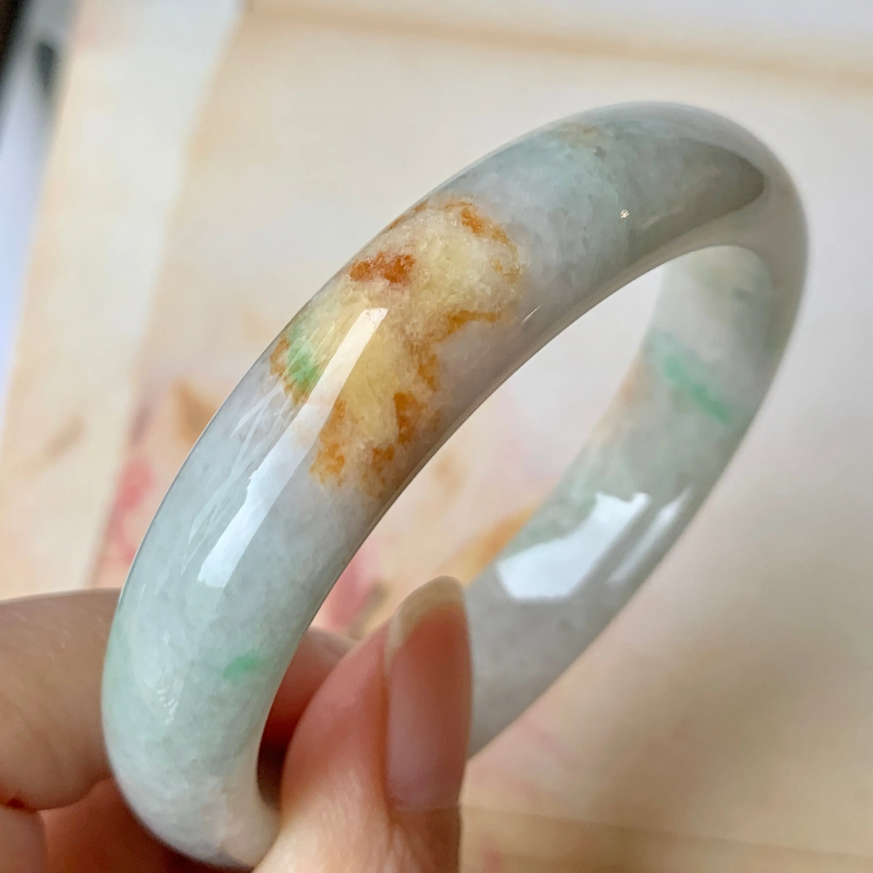 SOLD OUT: 54.5mm A-Grade Natural Tri-Colour Jadeite Modern Round Bangle No.151920