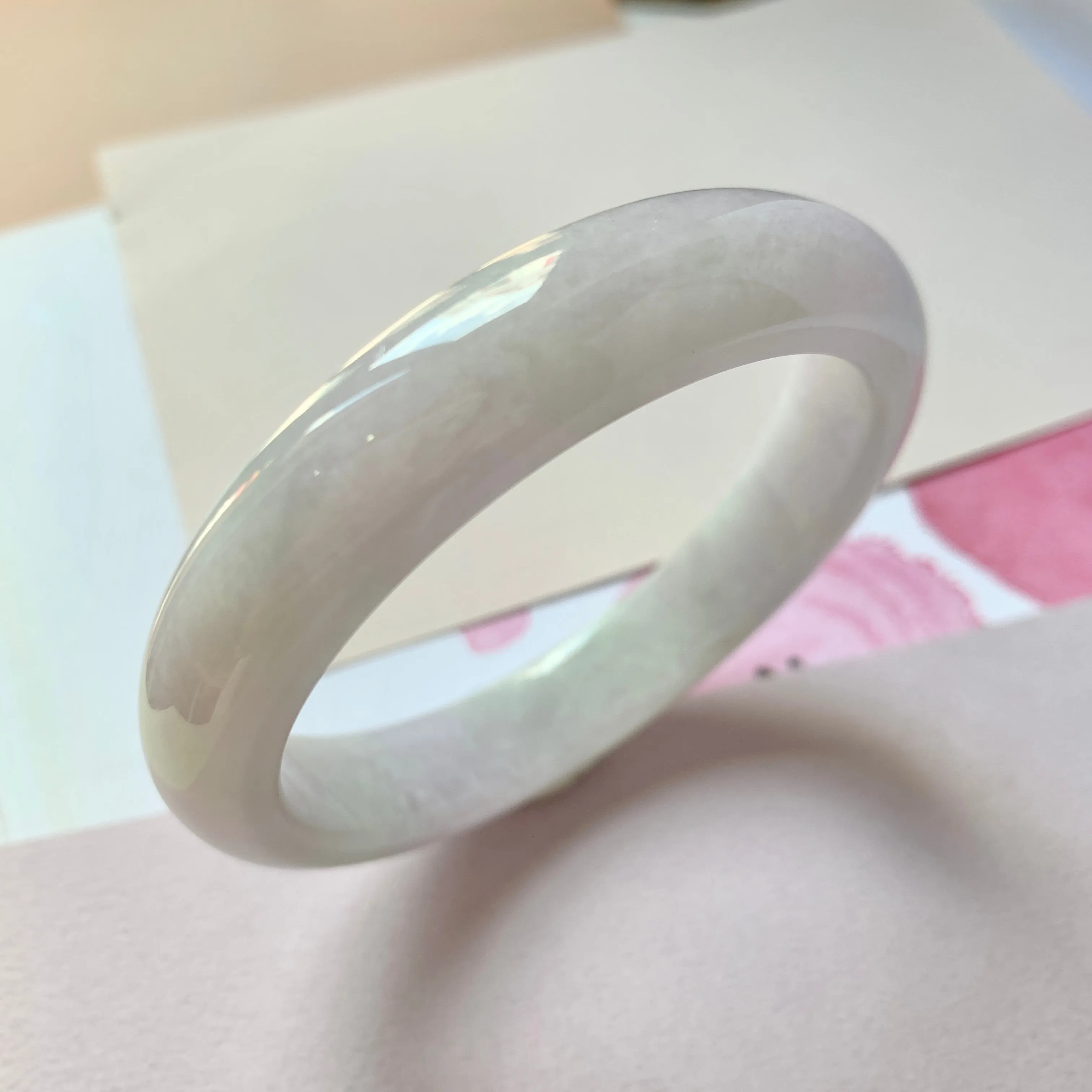 SOLD OUT: 55.2mm A-Grade Natural Lavender Green Jadeite Modern Round Bangle No.151959