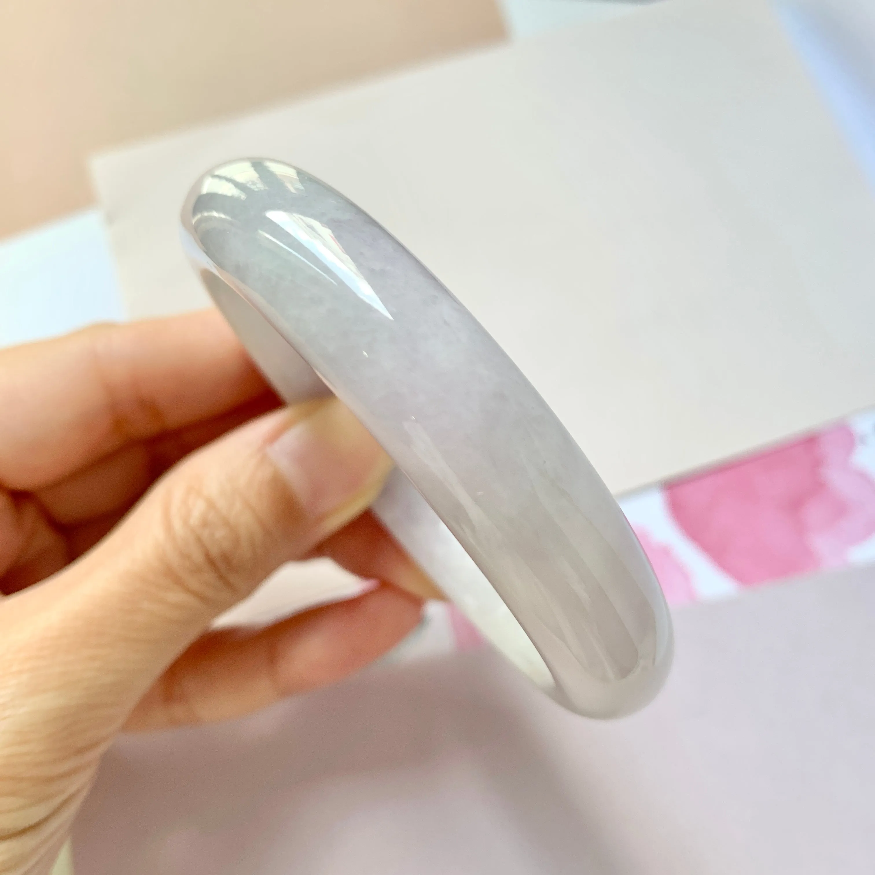 SOLD OUT: 55.2mm A-Grade Natural Lavender Green Jadeite Modern Round Bangle No.151959