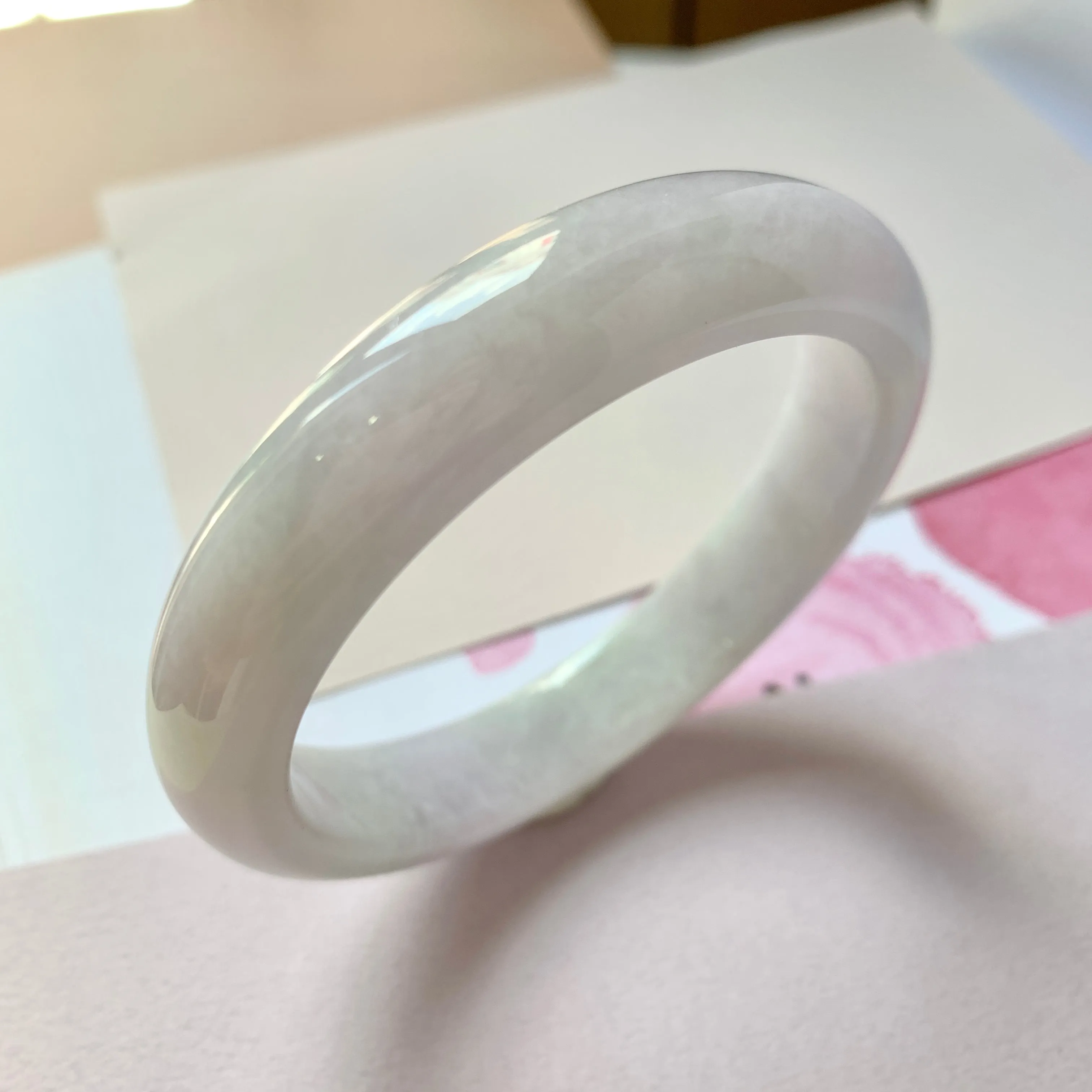 SOLD OUT: 55.2mm A-Grade Natural Lavender Green Jadeite Modern Round Bangle No.151959