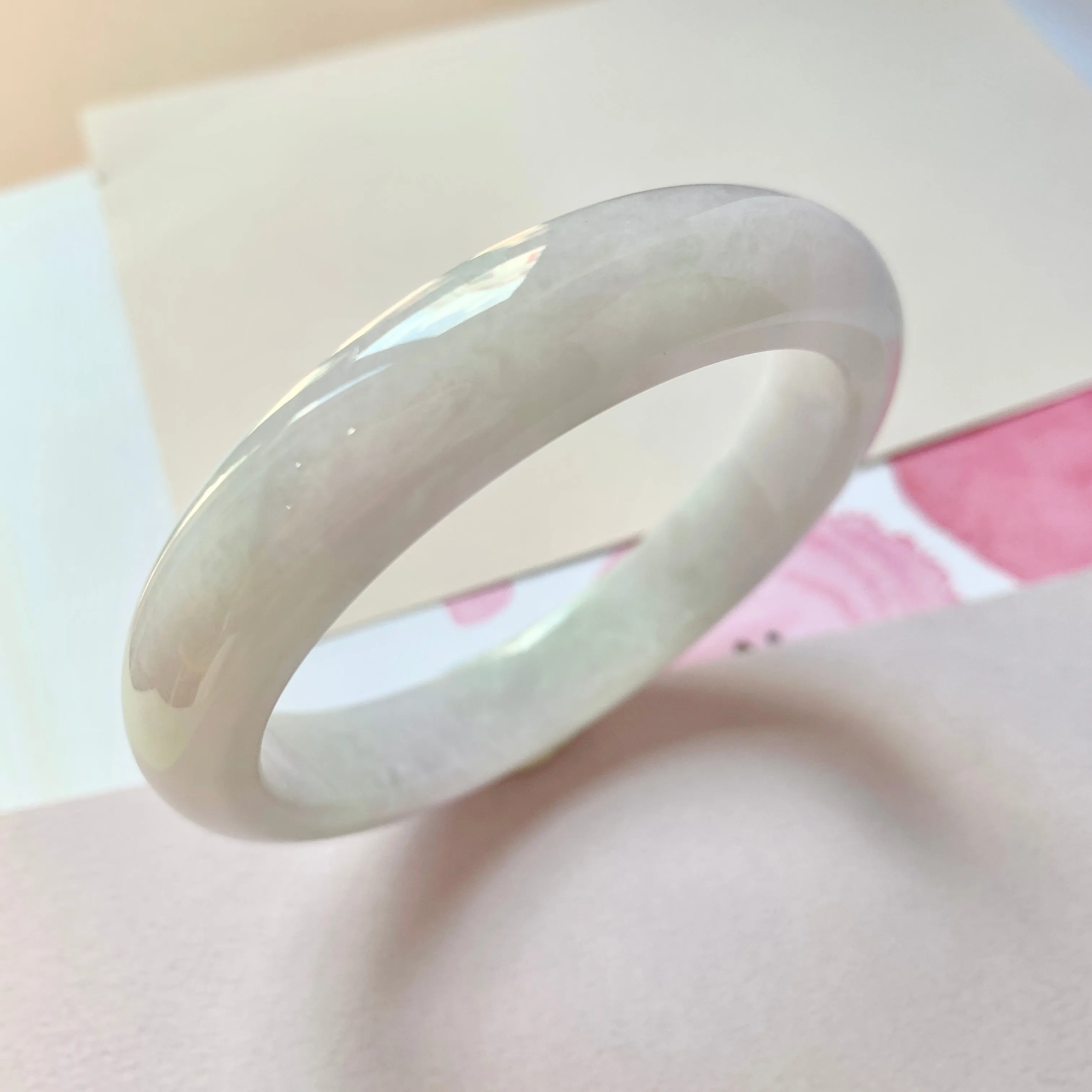 SOLD OUT: 55.2mm A-Grade Natural Lavender Green Jadeite Modern Round Bangle No.151959