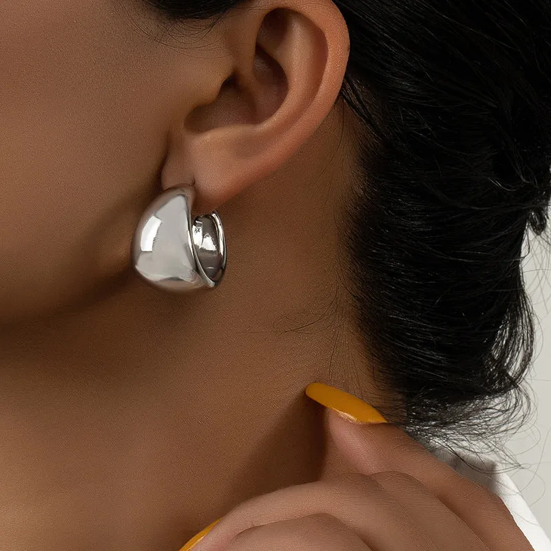 Versatile Metal C-Shaped Earrings with Personalized Design and High-End Appeal