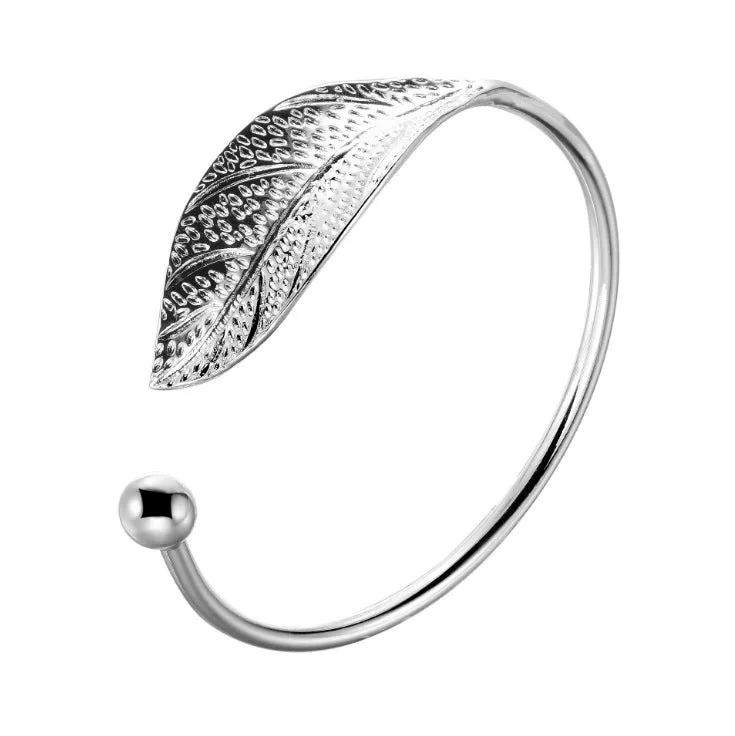 Women's Simple Fashion Leaf Shape Bracelet